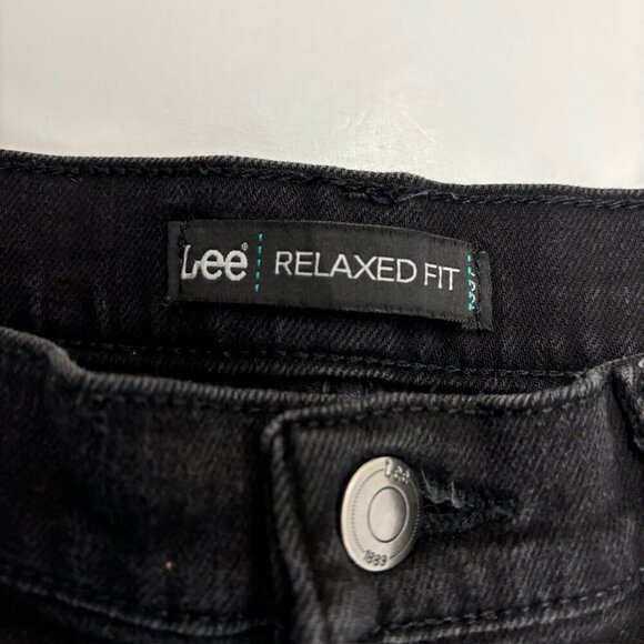 Lee Relaxed Fit Straight Leg Women's size 8P Black Denim jeans - Picture 2 of 4
